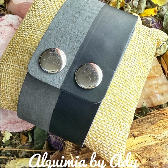 Wide black and gray leather bracelet - Picture 2 of 2